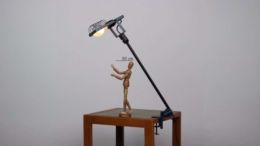 lampada-sintesi-morsetto-di-ernesto-gismondi-per-artemide-anni-70