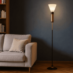Piantana Vintage in Ottone e Vetro Opalino Stilnovo