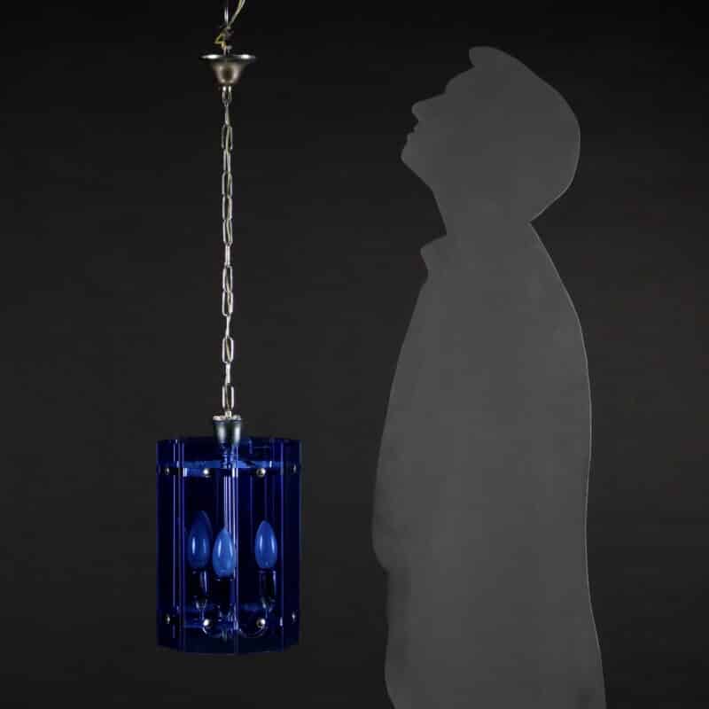 Lampada a sospensione anni ’60 in vetro blu e metallo cromato