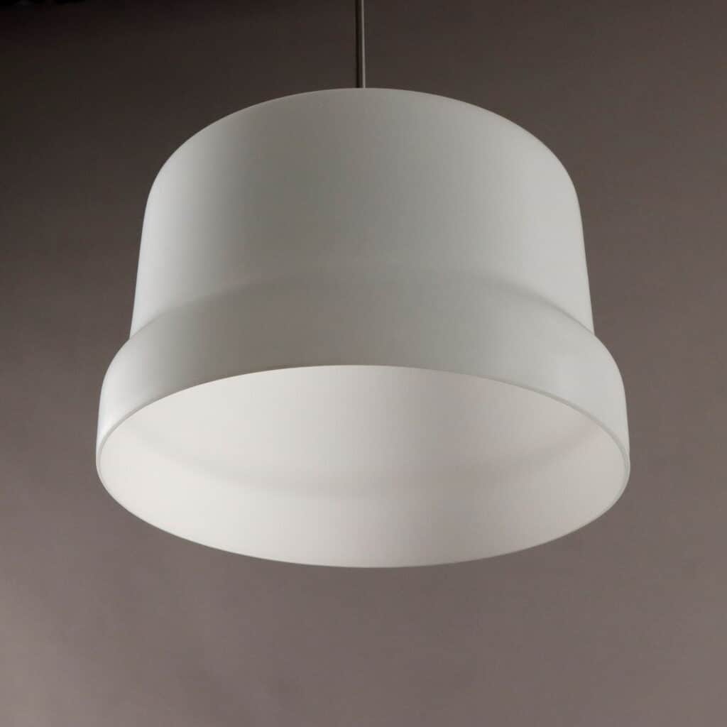 Lampada a sospensione anni '70 in vetro opalino