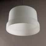 Lampada a sospensione anni '70 in vetro opalino