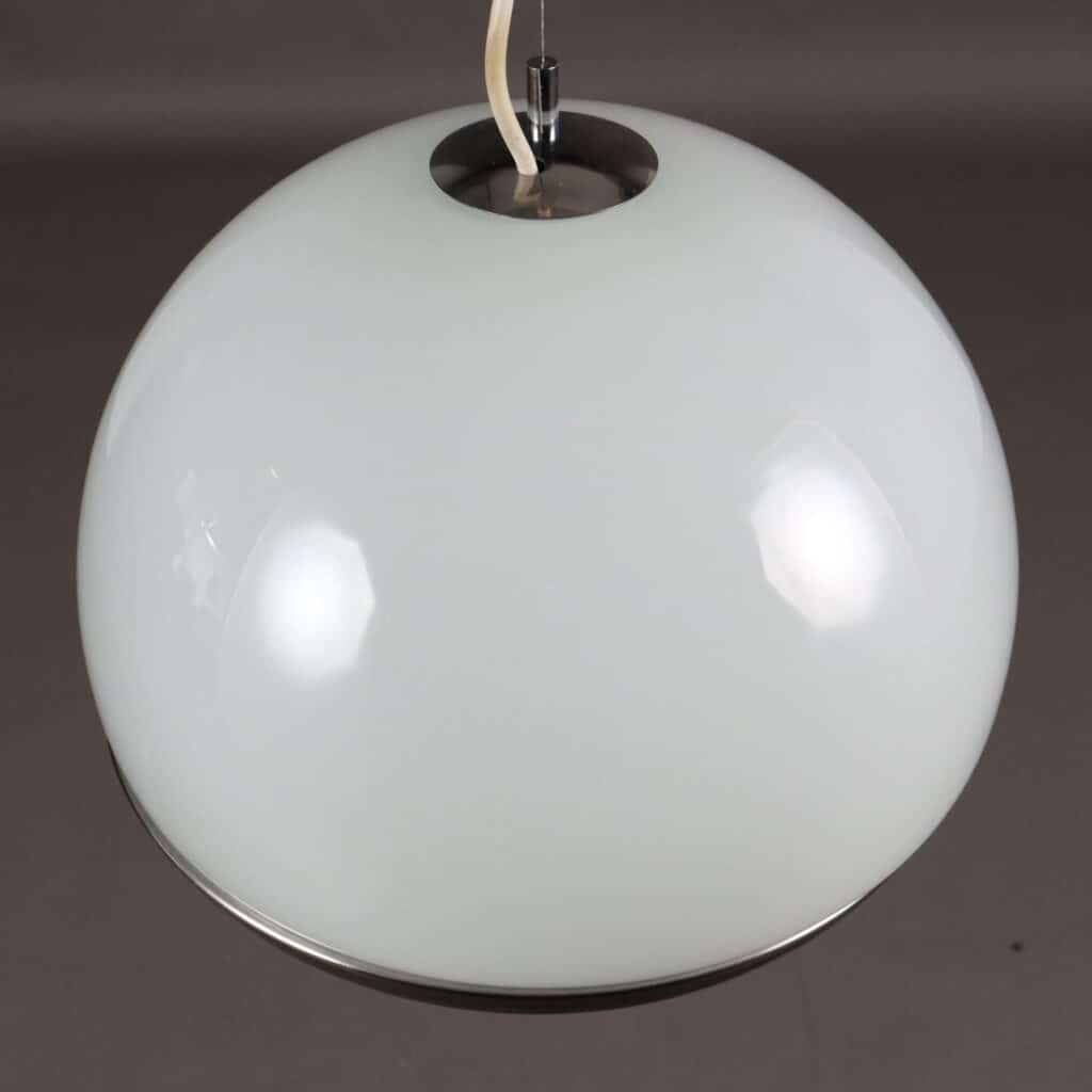 Sospensione vintage in vetro bianco e alluminio cromato