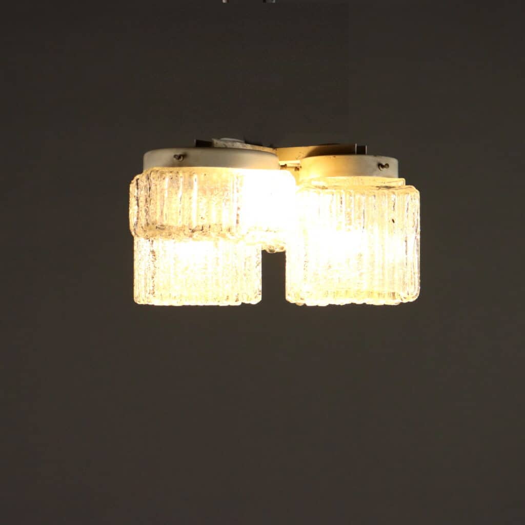 Lampadario vintage Anni '60 in metallo smaltato e vetro